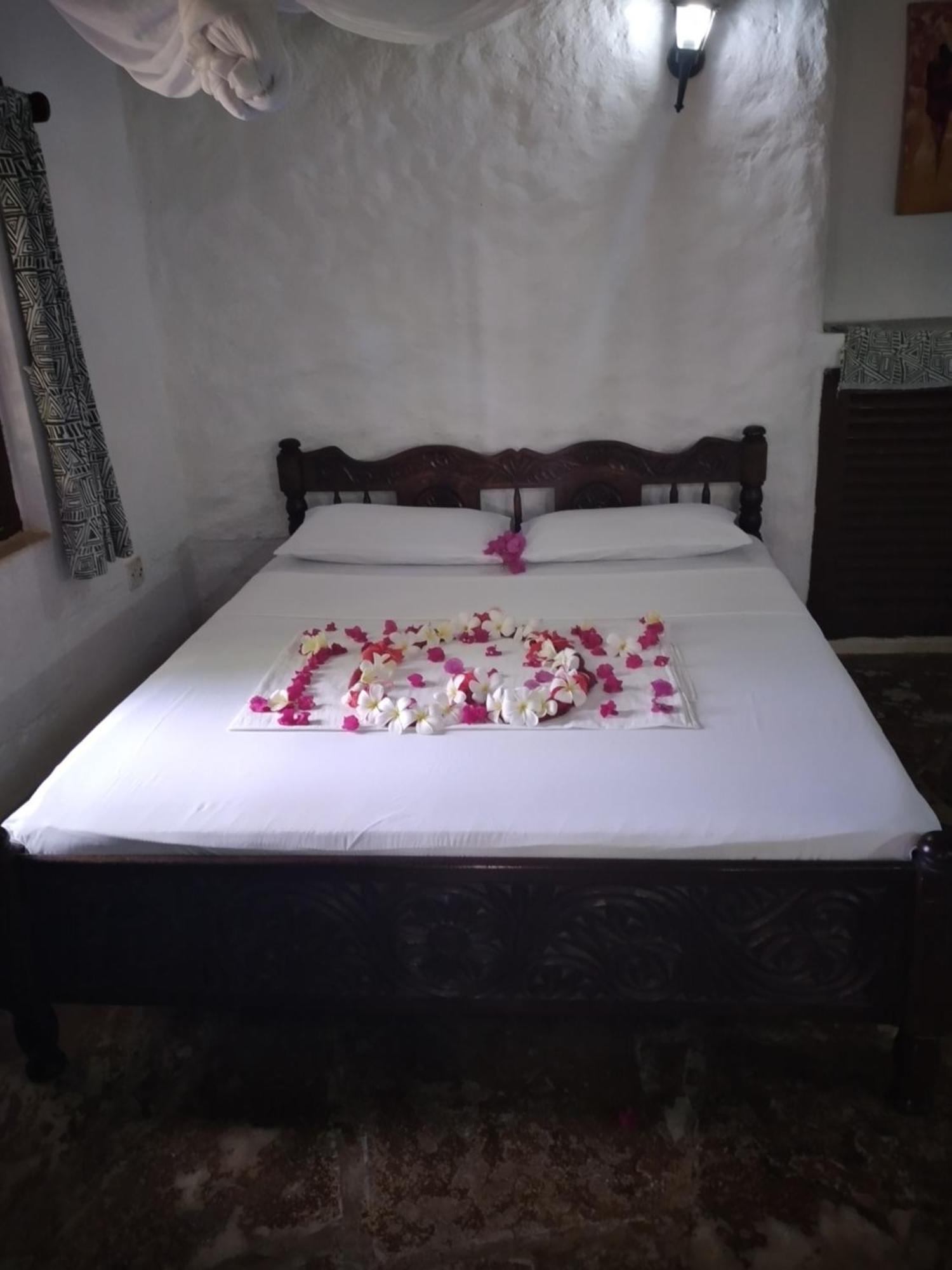 Diani Banda Cottages Diani Beach Room photo