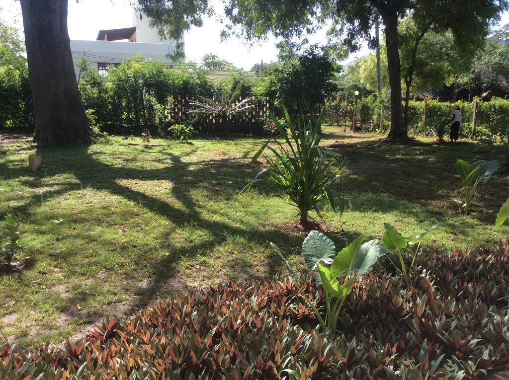 Diani Banda Cottages Diani Beach Exterior photo