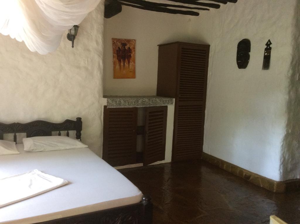 Diani Banda Cottages Diani Beach Room photo